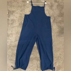 Women’s Sleeveless Jumpsuit Adjustable Straps and Pant Cuff Large